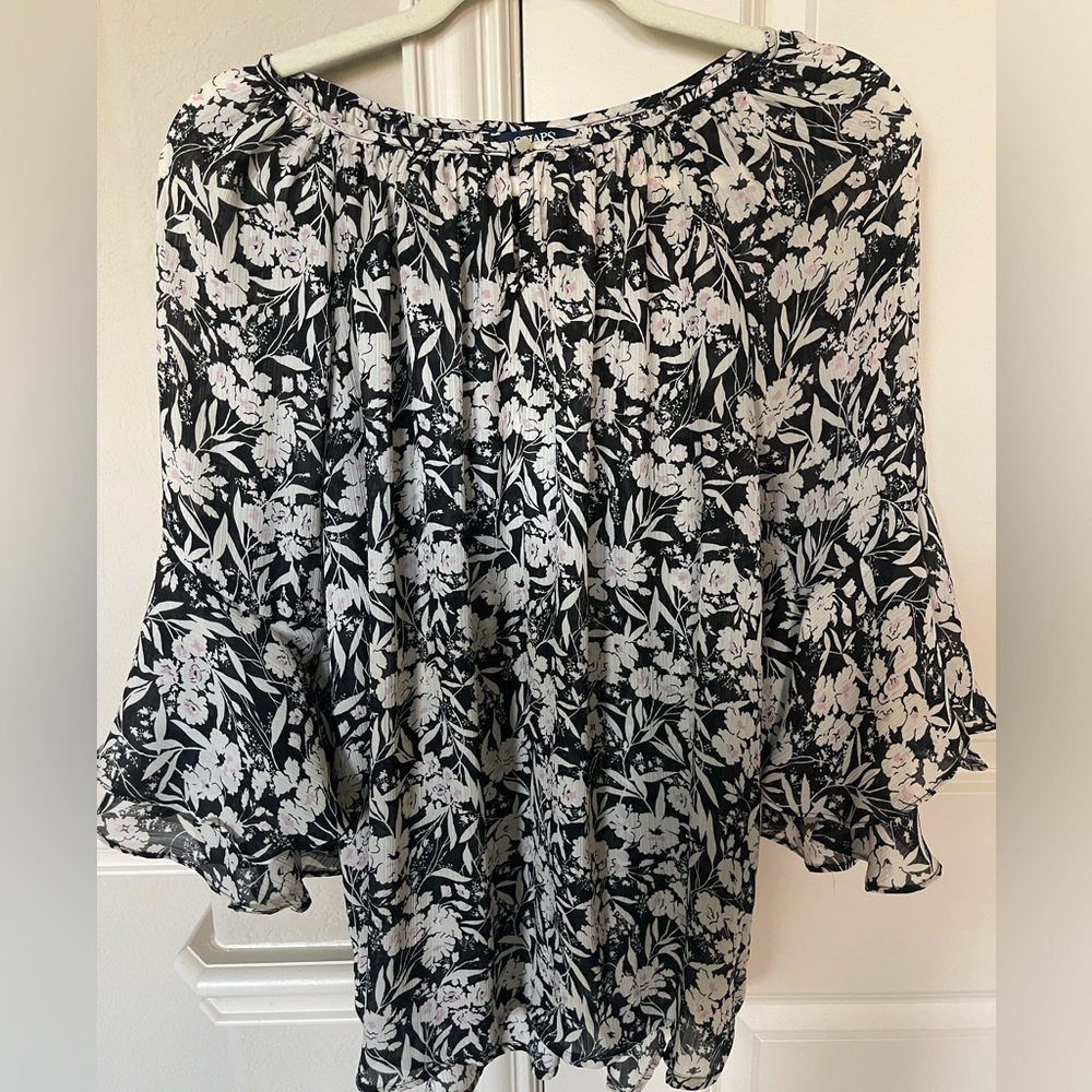 Flora Blouse w/Flare Ruffle Sleeves